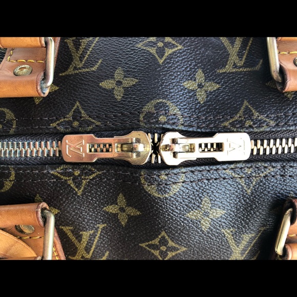Listing #2 LV Keepall Bandouliere 50 - Picture 7 of 8